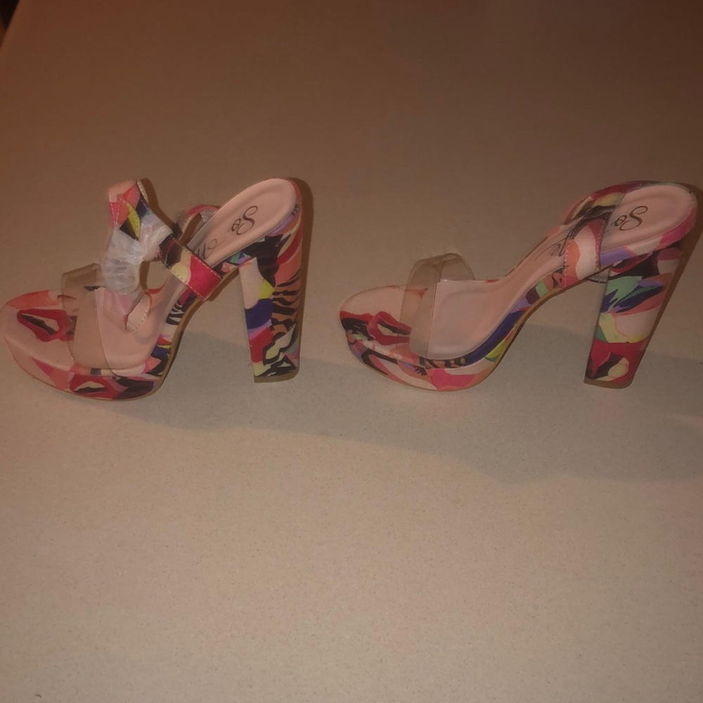 Platform heels - Picture 3 of 3